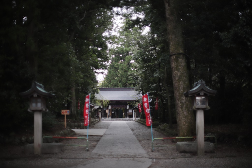雄山神社の参道