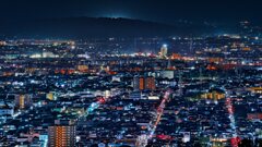 闇夜に浮かぶ光の海