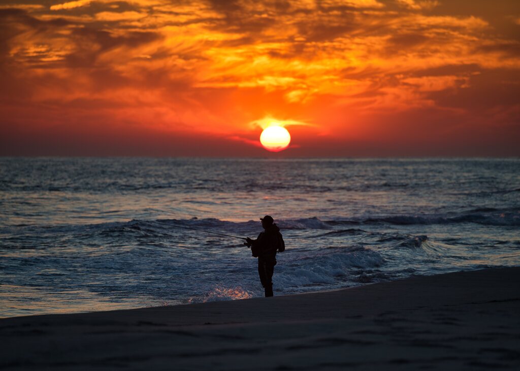 沈む陽に竿を振る