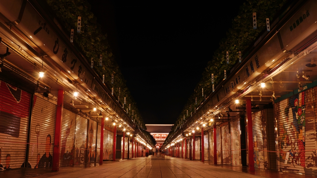 夜の仲見世通り