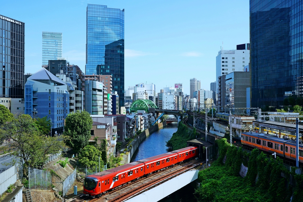 西の梅田駅、東の御茶ノ水駅