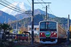 小さな無人駅から