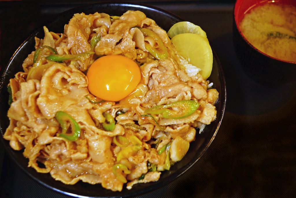伝説のすた丼屋