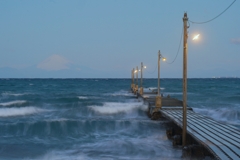 浦賀水道、波高し