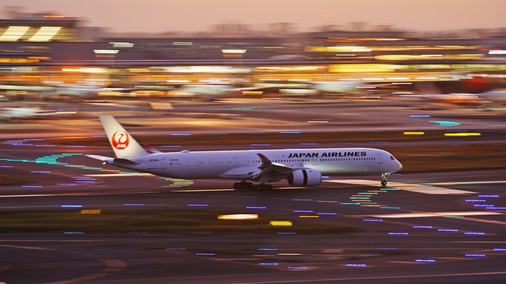 超難関、夜の流し撮り