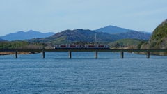 海でも湖でもなく川です