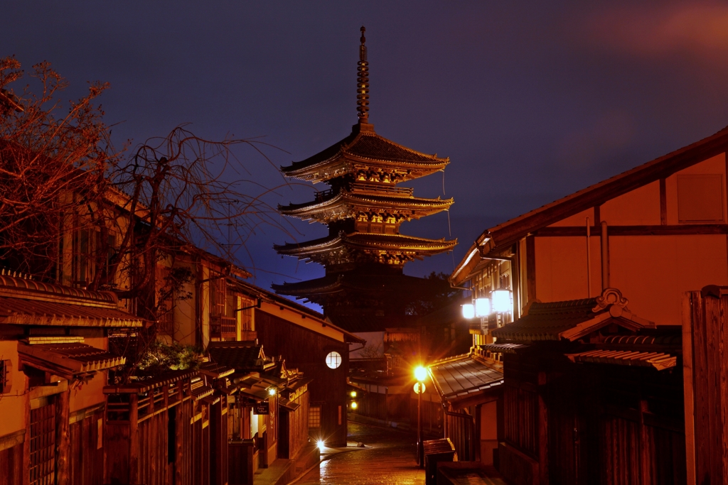 二寧坂から見る八坂の塔