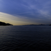 夜明けを待つ海