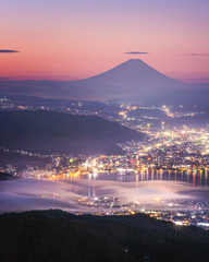 微かな雲海と