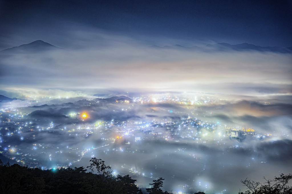 夜景雲海