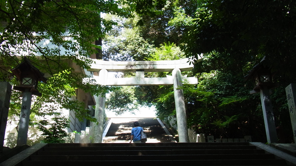 朝のお参り。