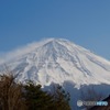 強風の中の富士山
