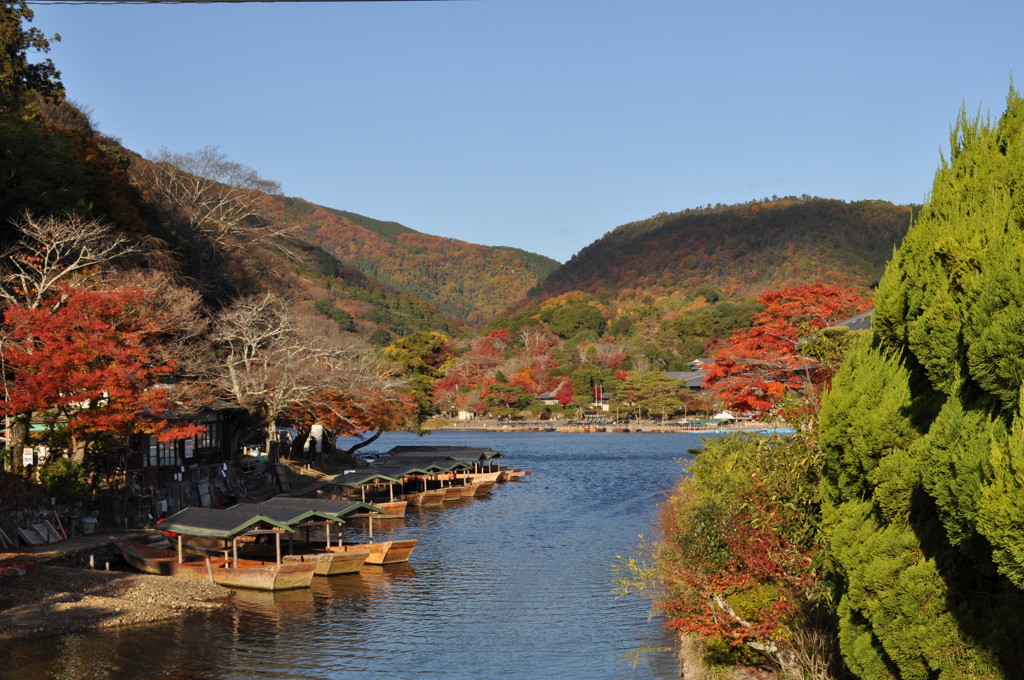 船着場と紅葉