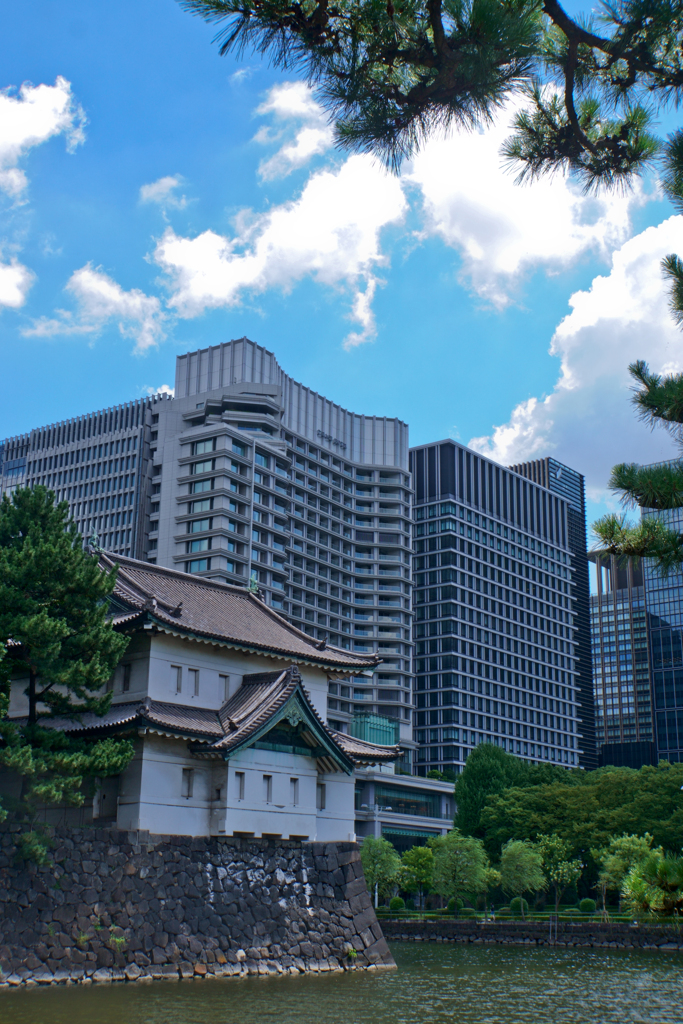 大手町の夏