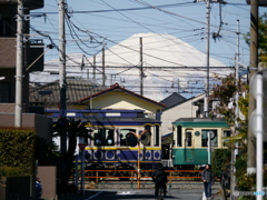 江ノ電と富士山