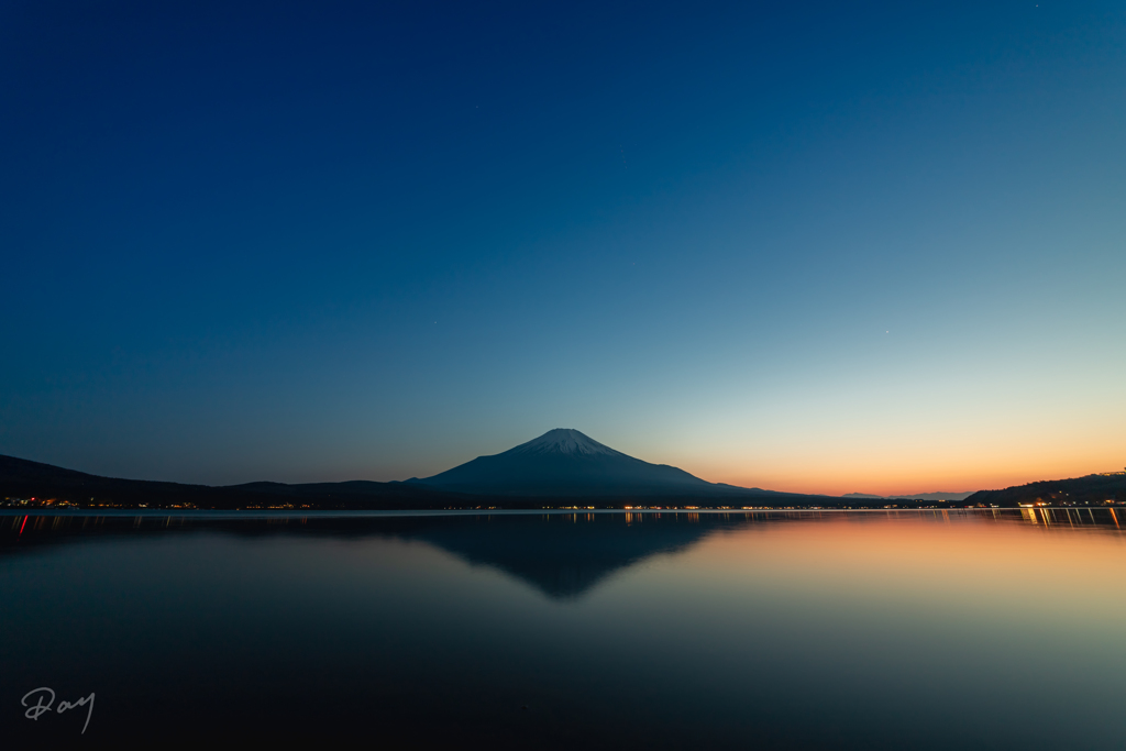 夕暮れの富士山