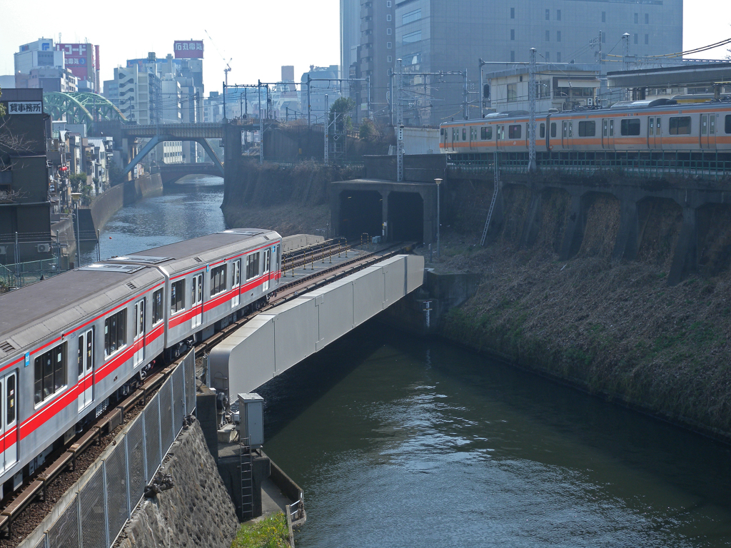 東京散歩　③ お茶の水駅付近