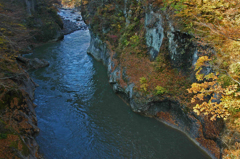 吾妻渓谷　⑦ 切立つ岸壁と流れと紅葉と