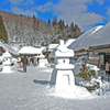 会津大内宿 雪祭り ②雪像の灯籠が並ぶ道