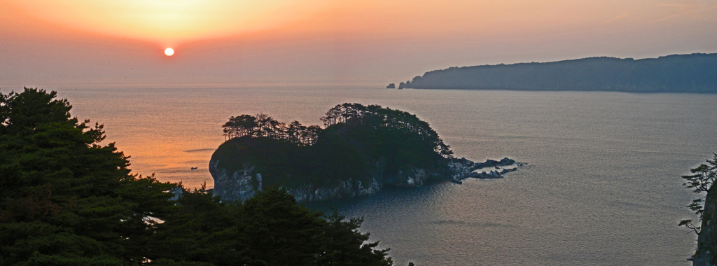 三陸海岸の夜明け