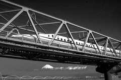 Monochrome_16