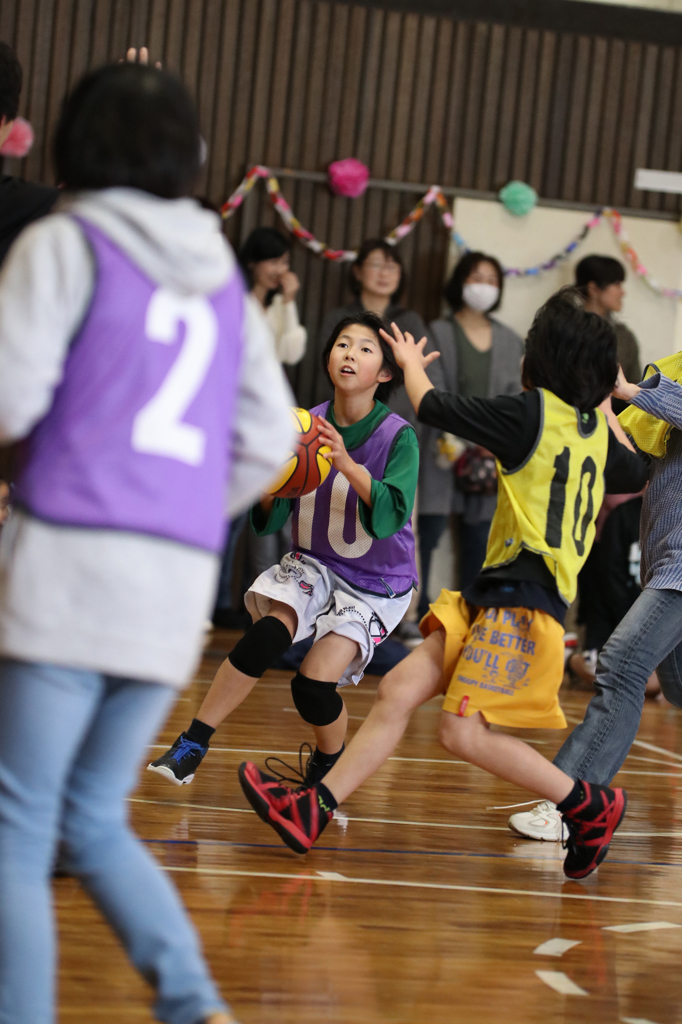 6年生を送る会　親子バスケ