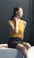 モデル　ステージそでから