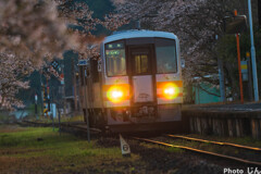 早朝月田駅たった１両の機関車