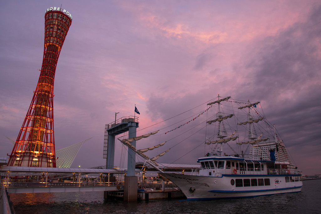 神戸ハーバーランド夕暮れ