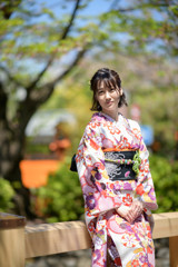 祇園の街並に彩を