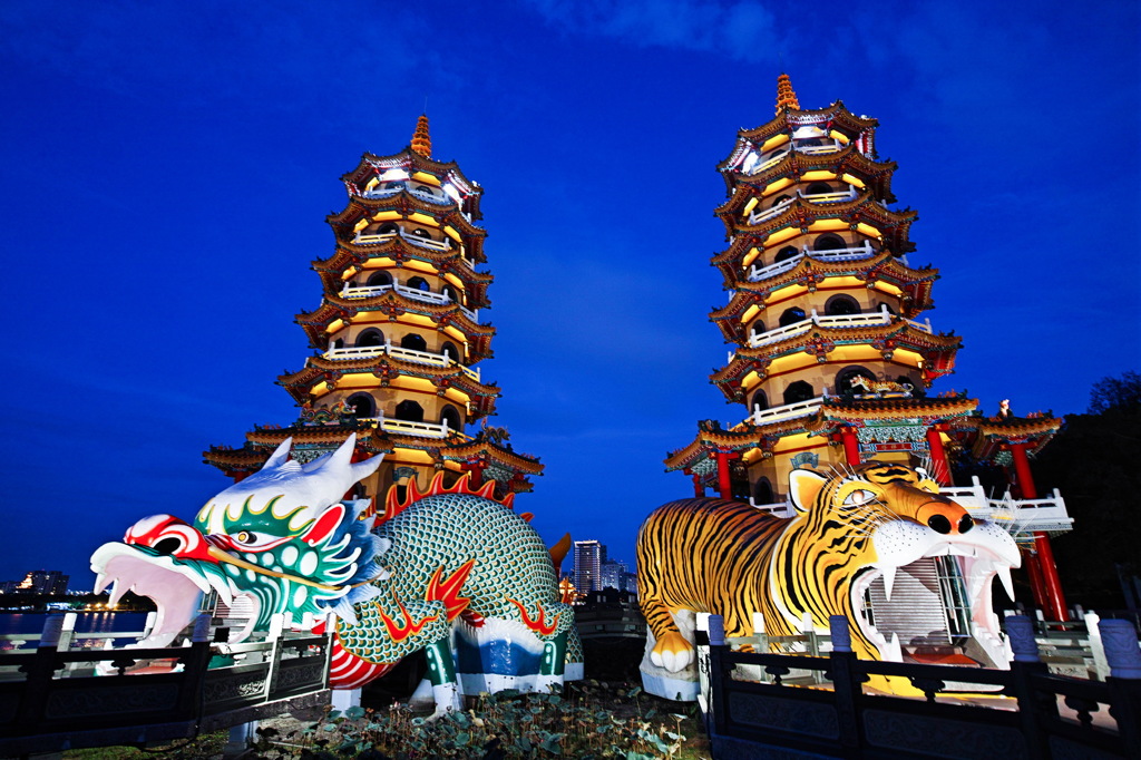台湾、龍と虎の塔