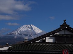 富士と屋根