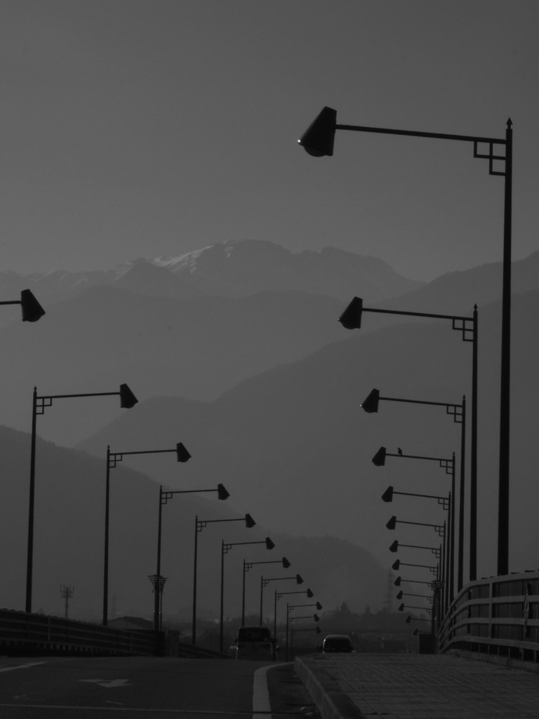 遠い山