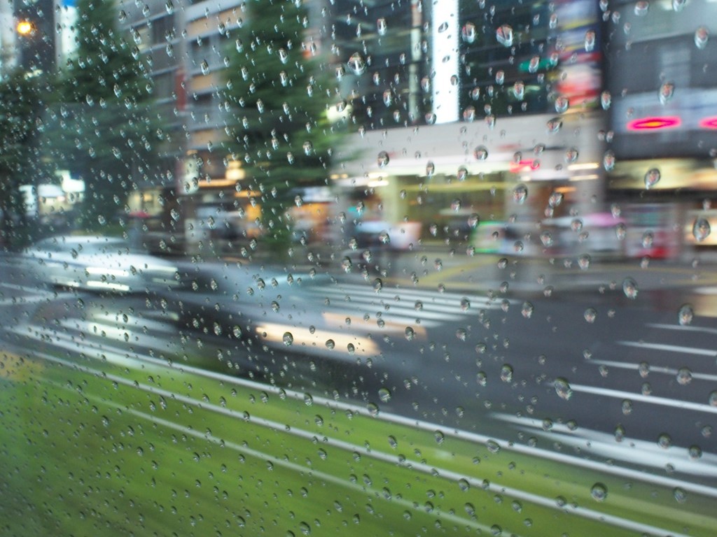 雨の日の車窓