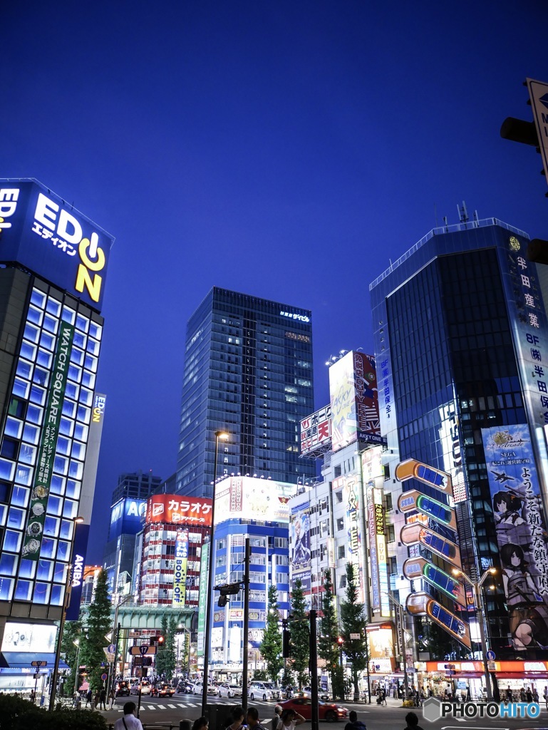 秋葉原の夜