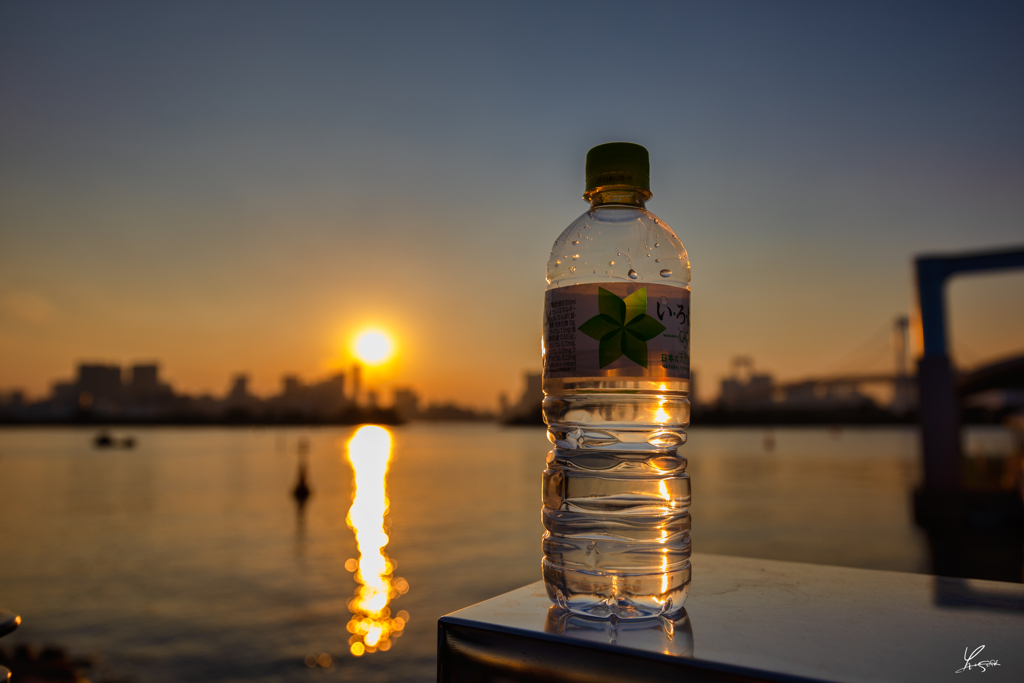 暑い夏の夕日