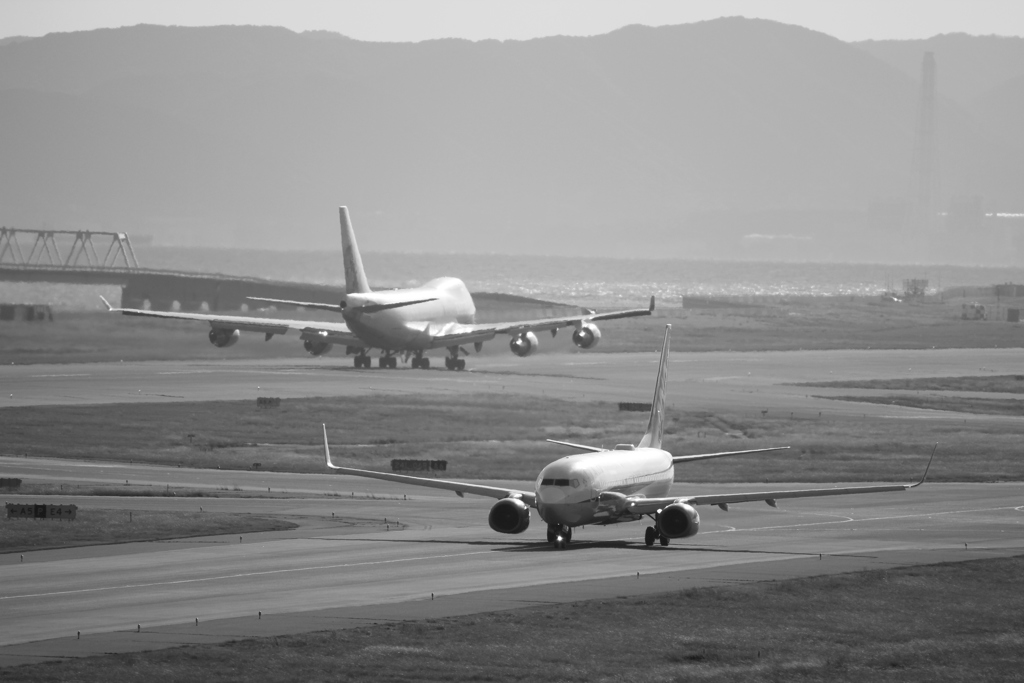 モノクロ飛行機