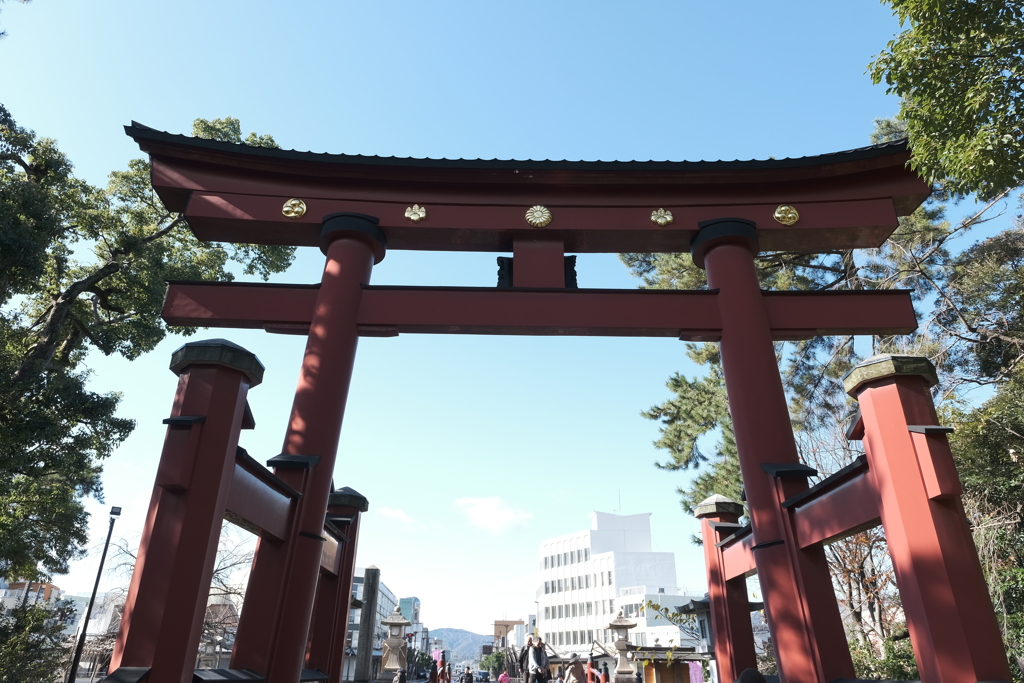 氣比神宮の鳥居（後ろ）