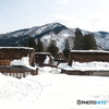 多少暖かくなっても雪はしっかり残った集落２