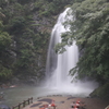 吹き荒ぶ水飛沫と雨２