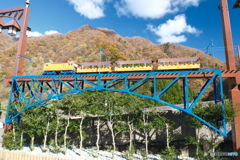 宇奈月温泉街の紅葉2024-4