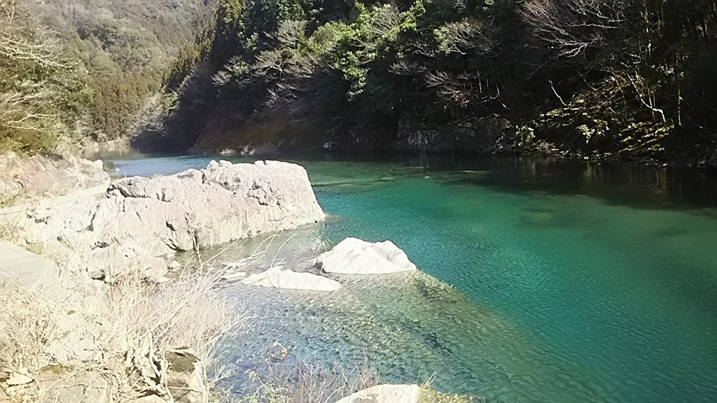 勝浦川