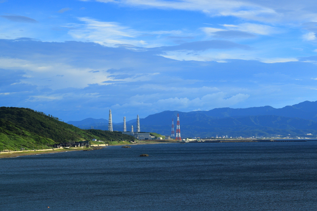 岬から見た原発