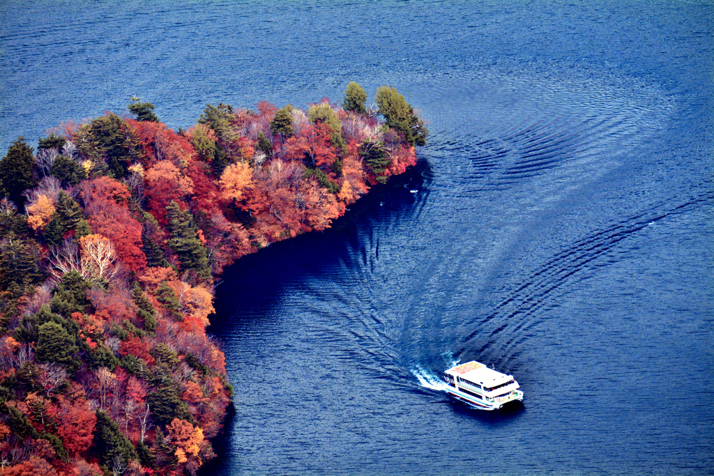 中禅寺湖畔 晩秋 3 八丁出島の紅葉を間近かで By Yoj344 Id 234 写真共有サイト Photohito