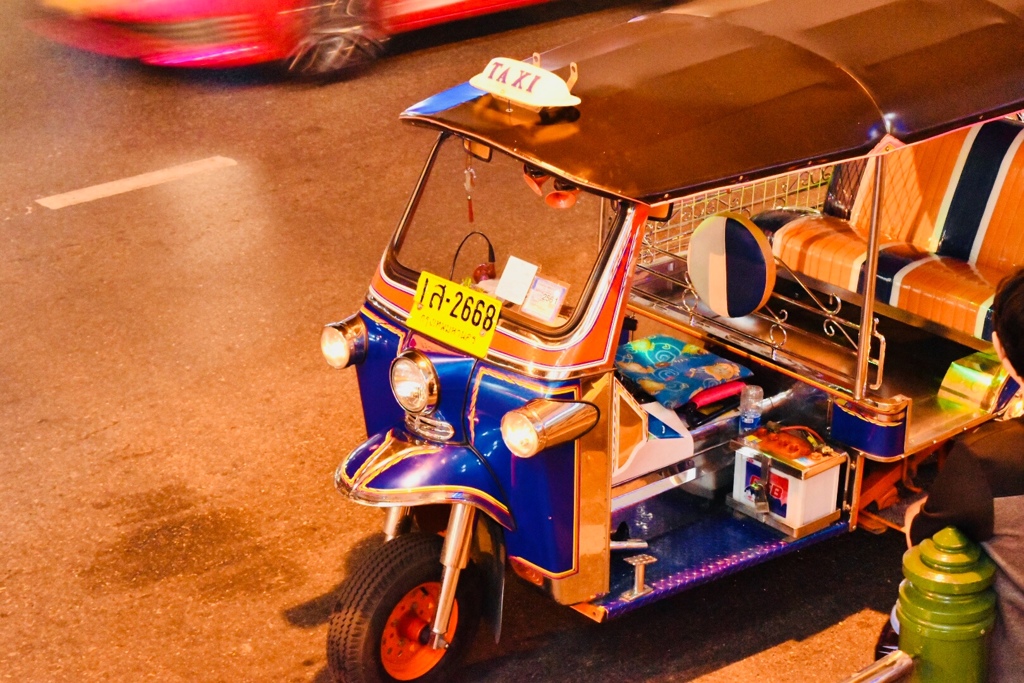 ベトナム トゥクトゥク