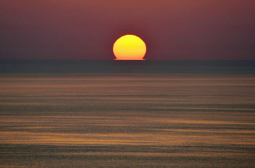 沈み行く夕日