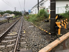 外された遮断機