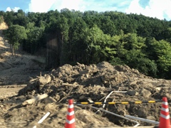 瓦礫の山