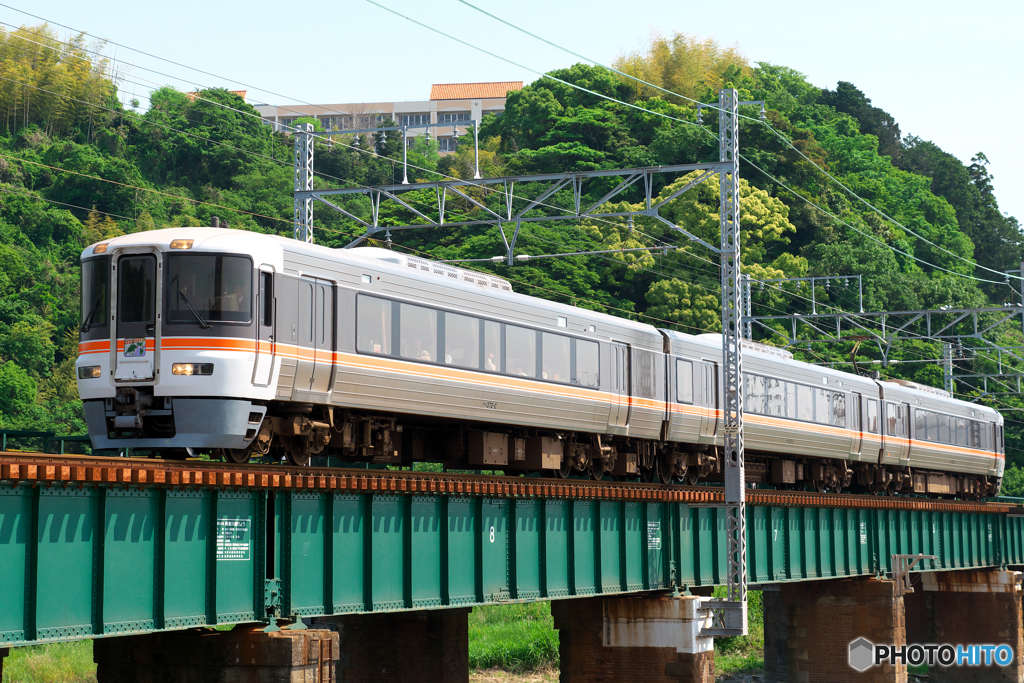 373系