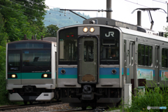 E127系100番台とE233系2000番台